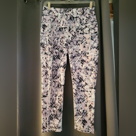 GAIAM Pants & Jumpsuits Gaiam Capri Yoga Pants Poshmark